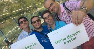 Tres jóvenes con discpaacidad de Down MAdrid reclamando su derecho al voto