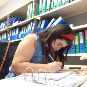 Joven con discapacidad trabajando - inserción laboral de personas con discapacidad en empleo de Down Madrid
